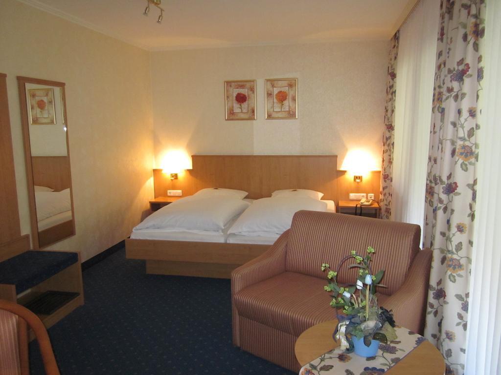 Gasthof Rodachtal Mit Gaestehaus Katharina Schwarzenbach am Wald Rum bild